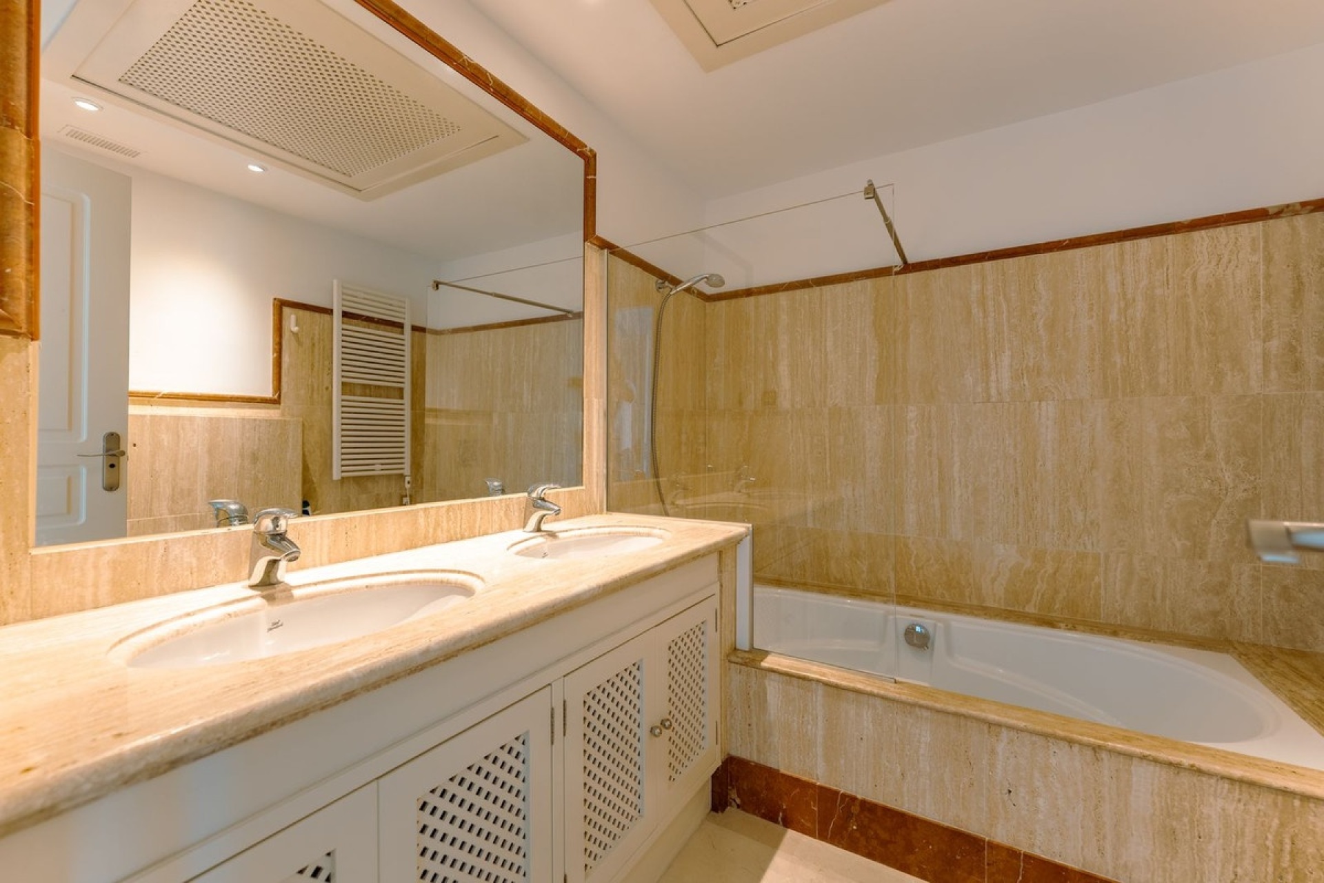 Resale - Town house - El Paraiso