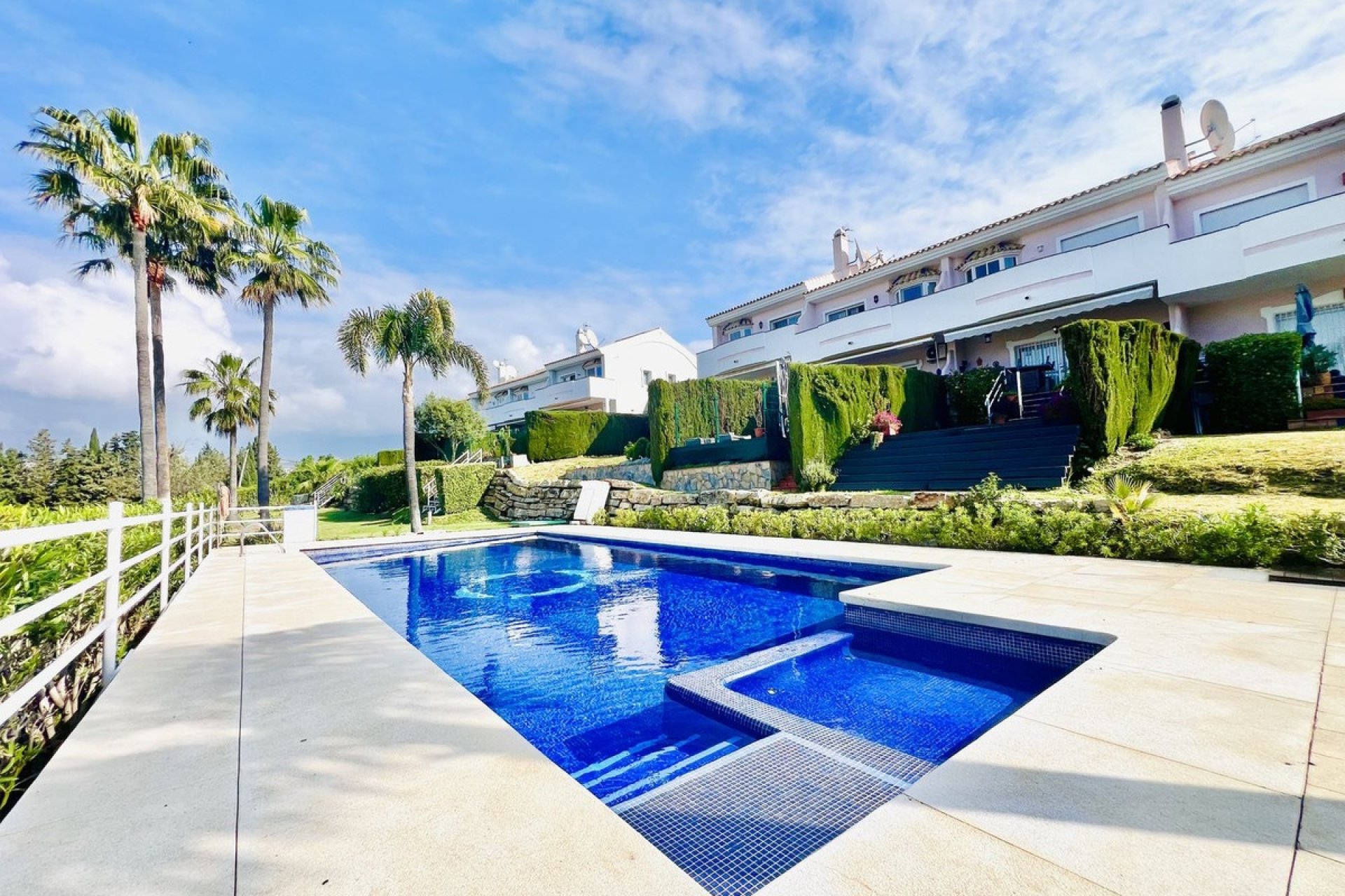 Resale - Town house - Estepona - Atalaya