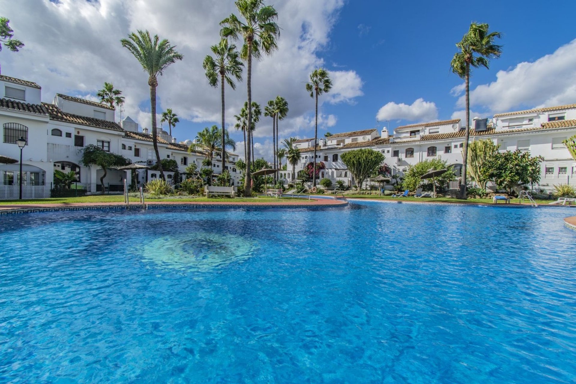 Resale - Town house - Estepona - Atalaya