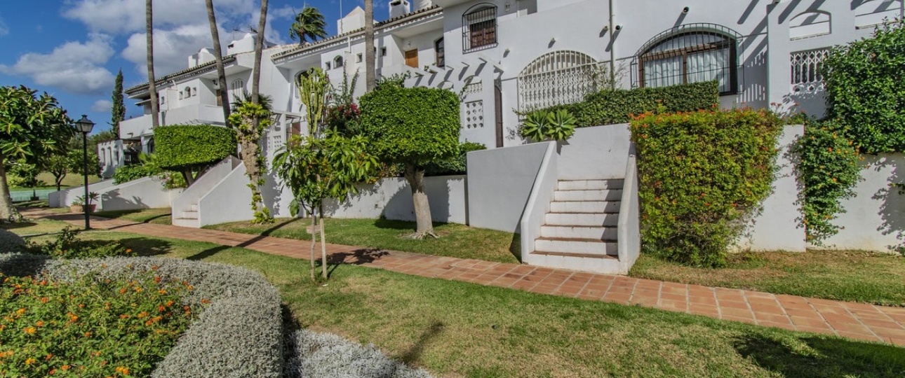 Resale - Town house - Estepona - Atalaya