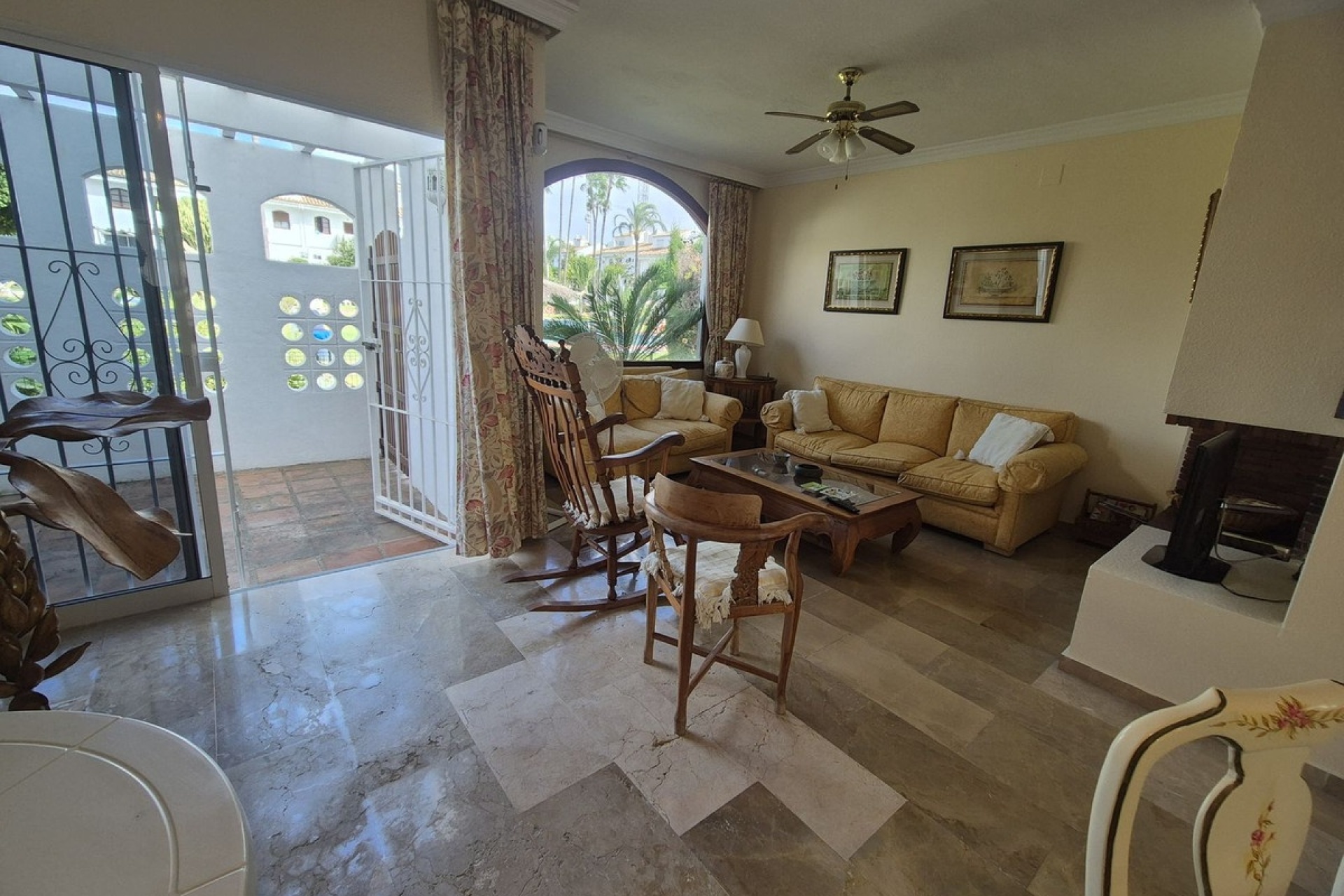 Resale - Town house - Estepona - Atalaya