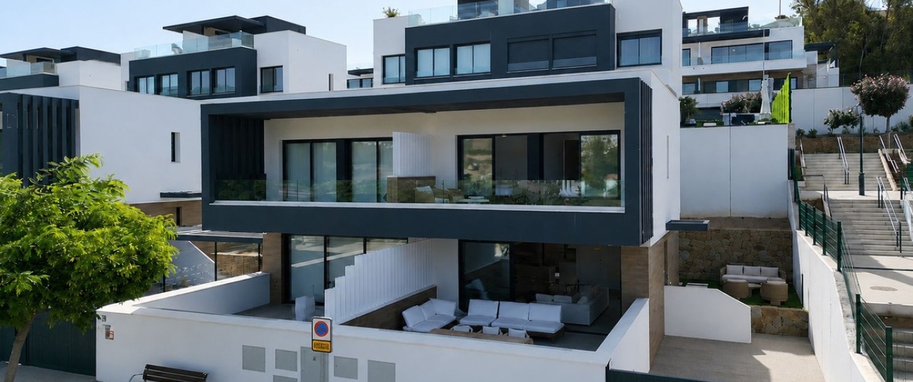 Resale - Town house - Estepona - Atalaya