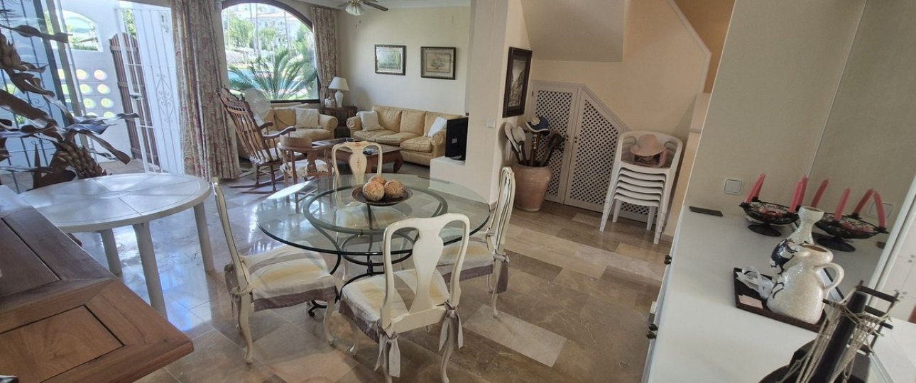 Resale - Town house - Estepona - Atalaya