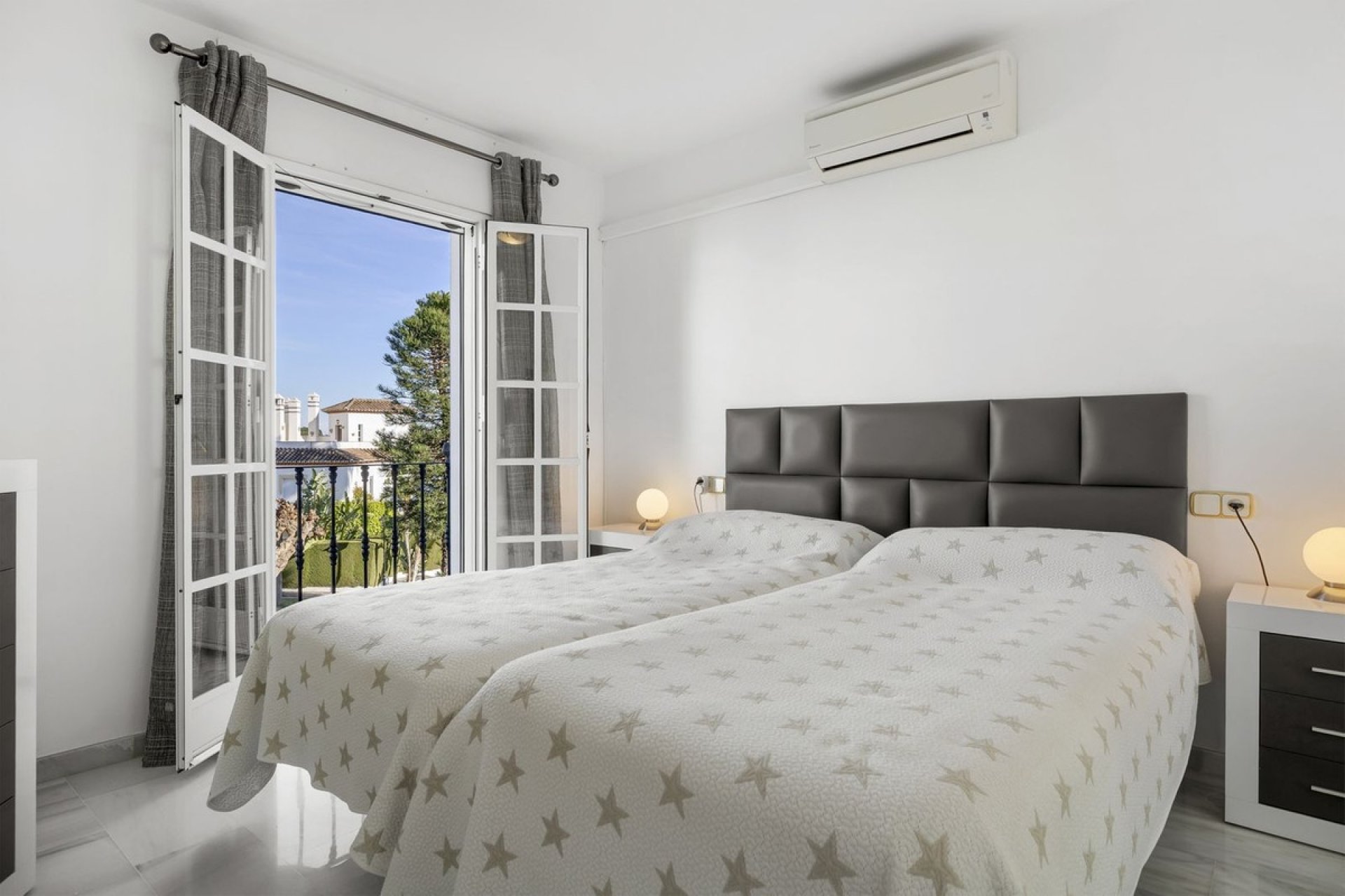 Resale - Town house - Estepona - Bel Air