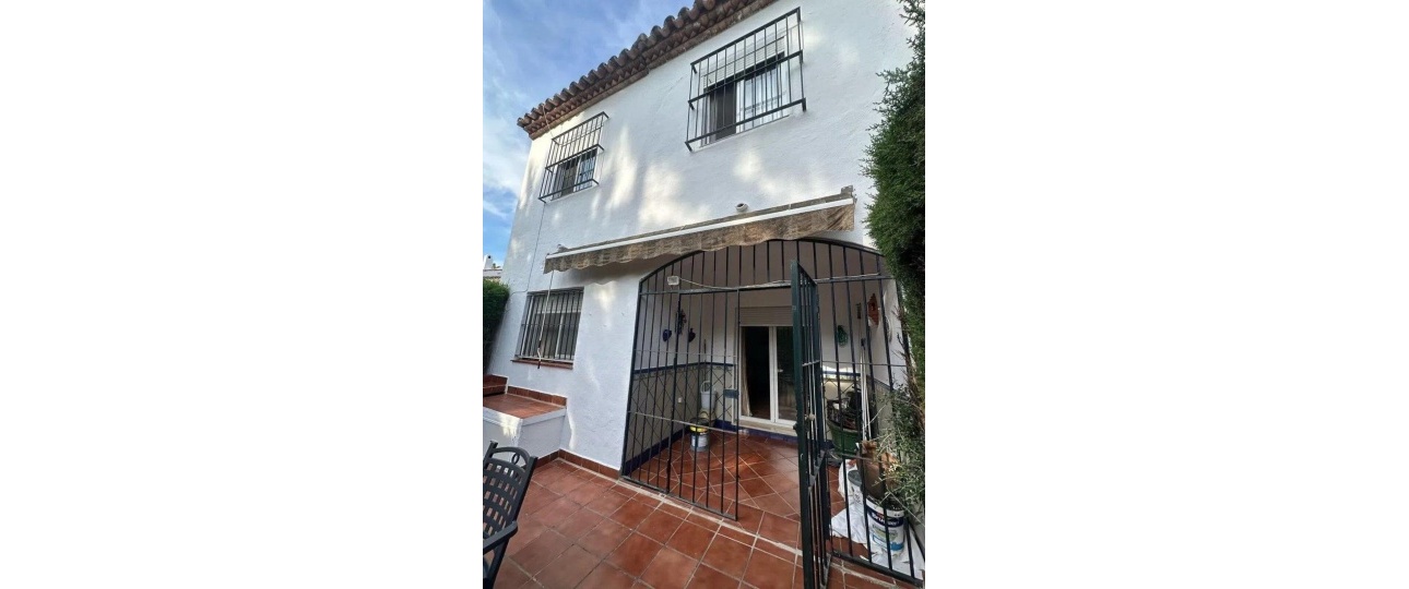 Resale - Town house - Estepona - Bel Air