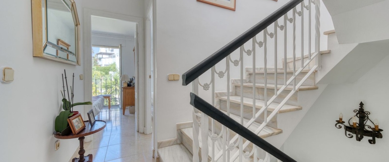 Resale - Town house - Estepona - Bel Air