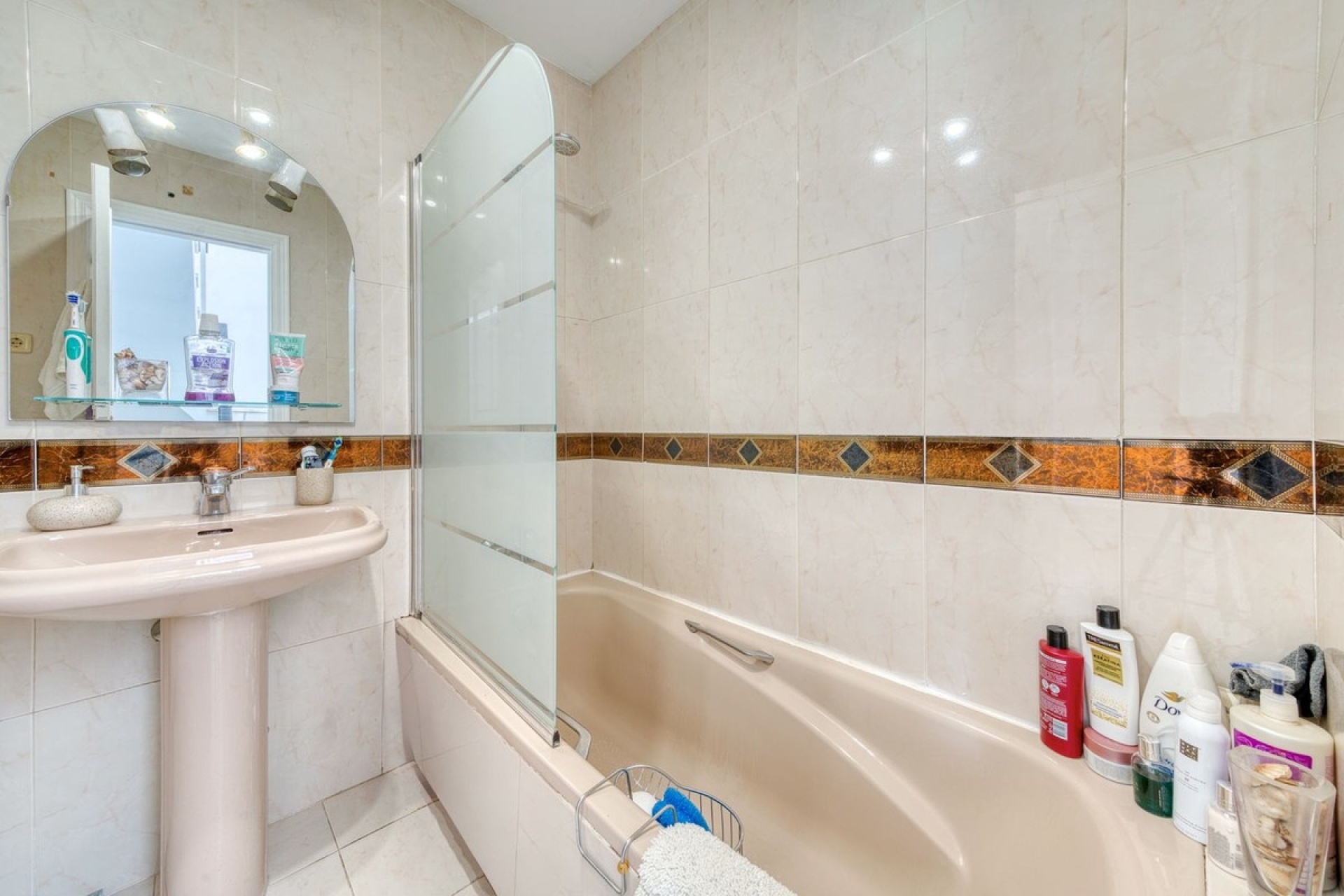 Resale - Town house - Estepona - Bel Air