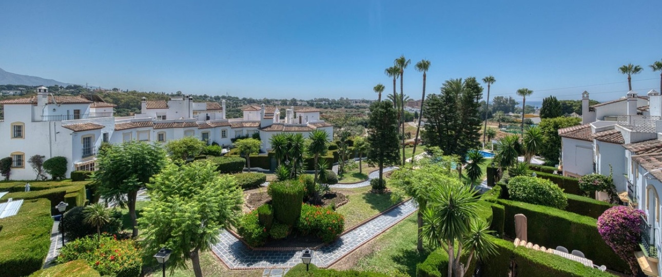 Resale - Town house - Estepona - Bel Air