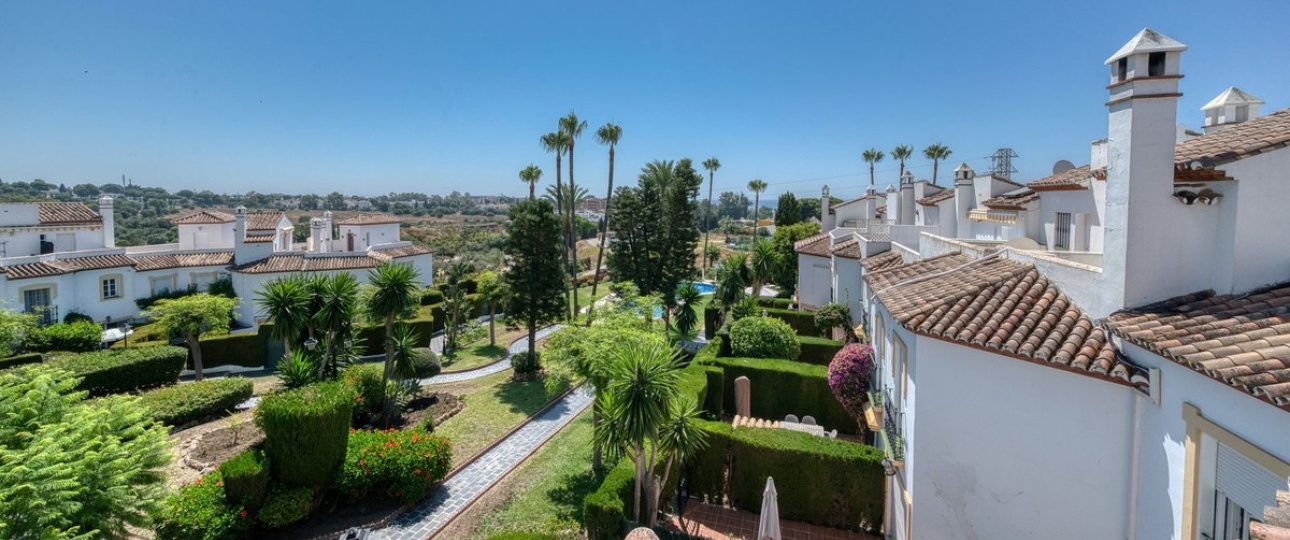 Resale - Town house - Estepona - Bel Air