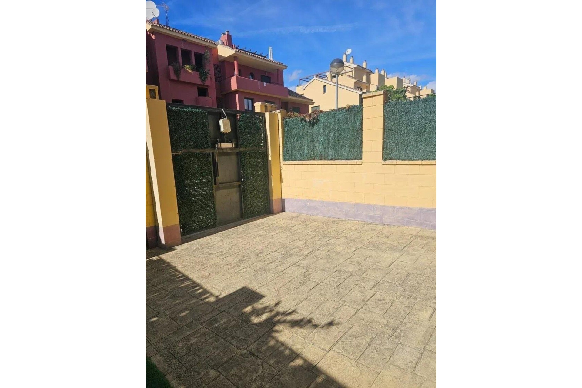 Resale - Town house - Estepona - Bel Air