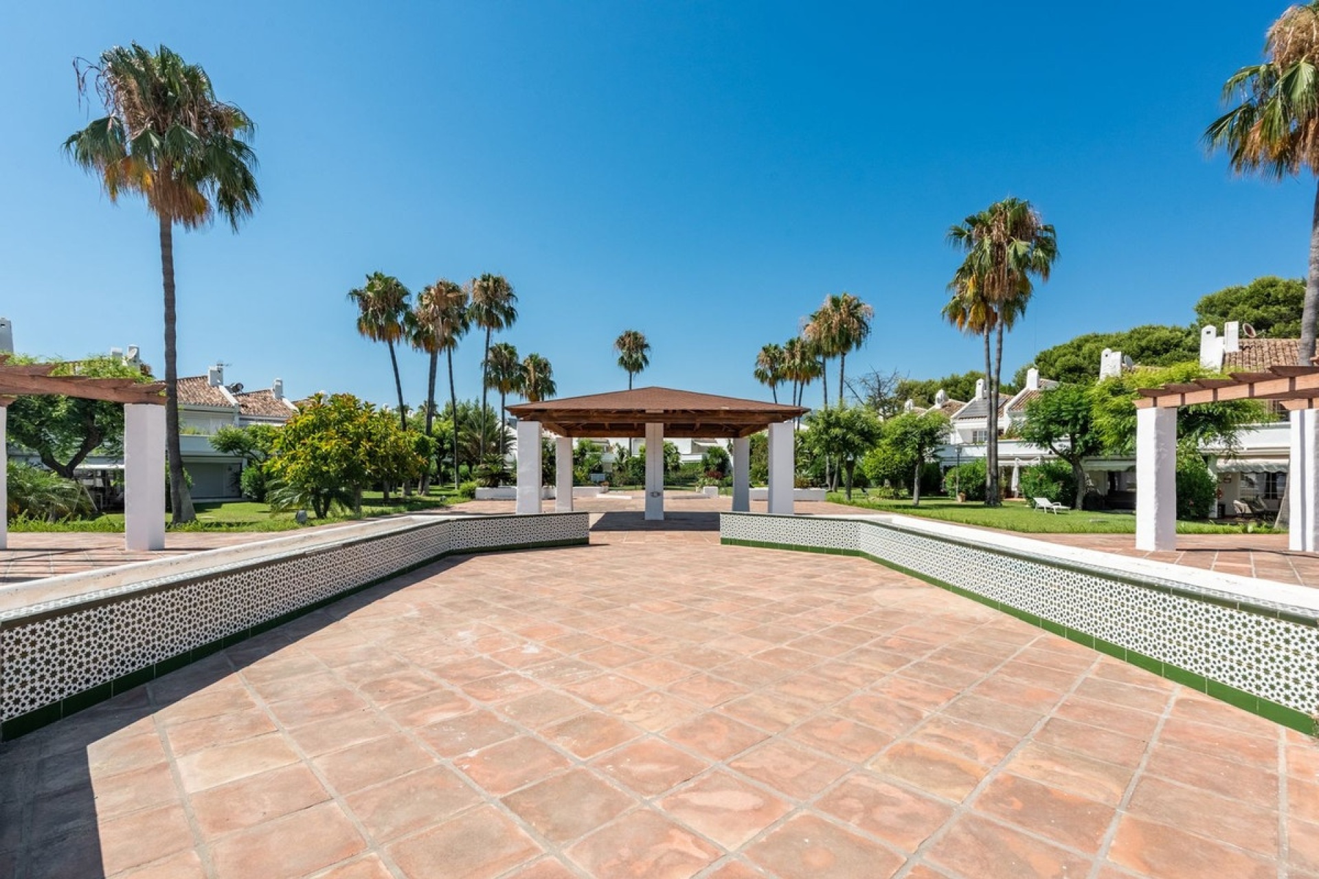 Resale - Town house - Estepona - Bel Air