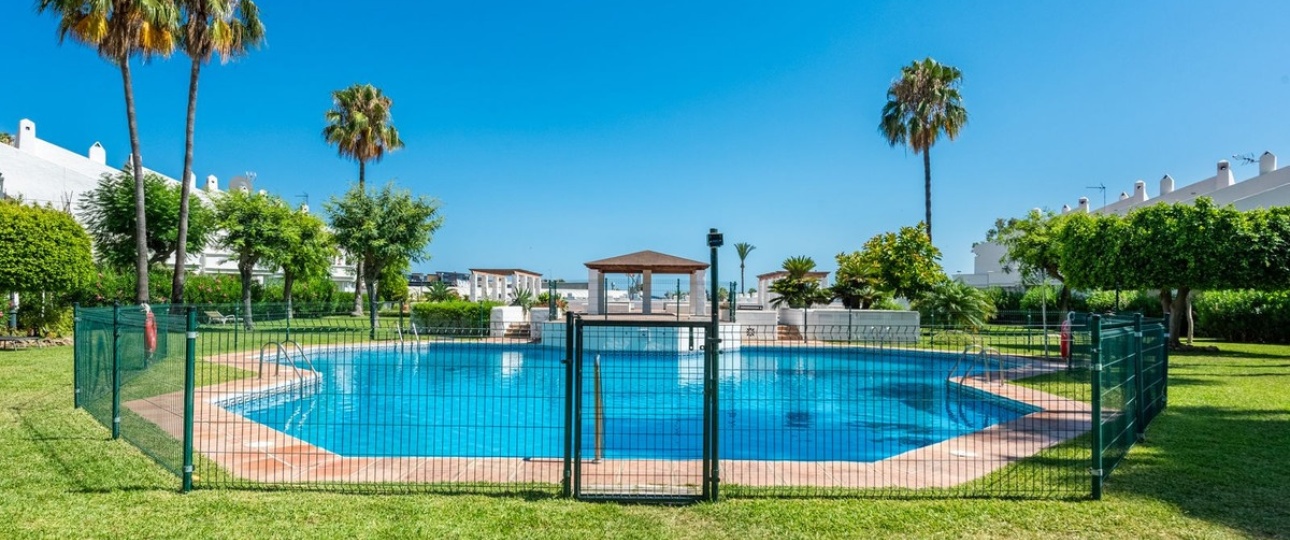 Resale - Town house - Estepona - Bel Air