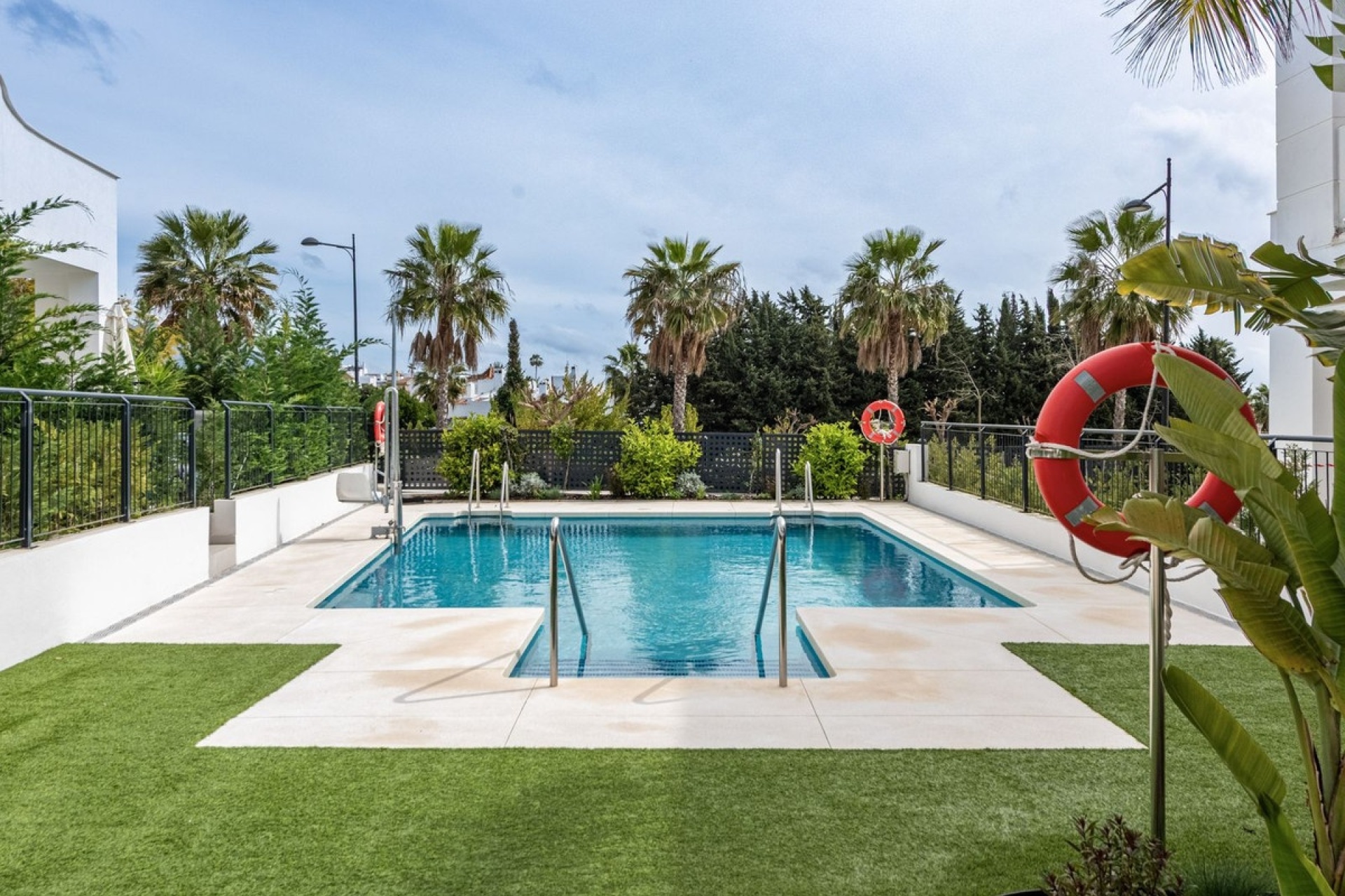 Resale - Town house - Estepona - Bel Air