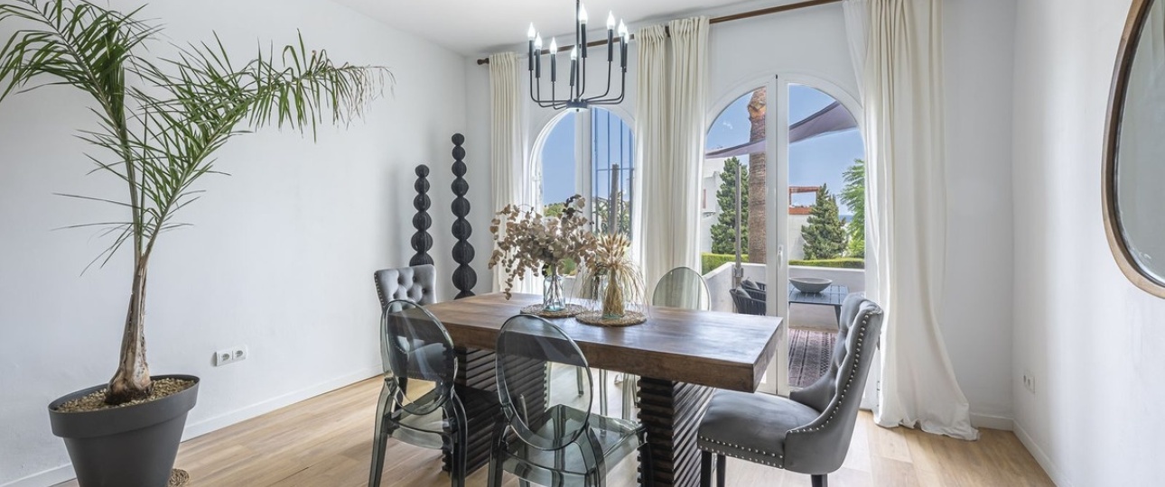 Resale - Town house - Estepona - Bel Air