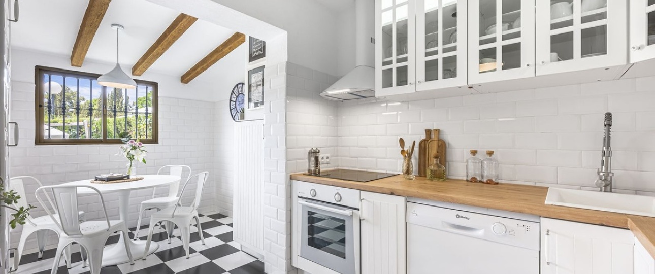 Resale - Town house - Estepona - Bel Air