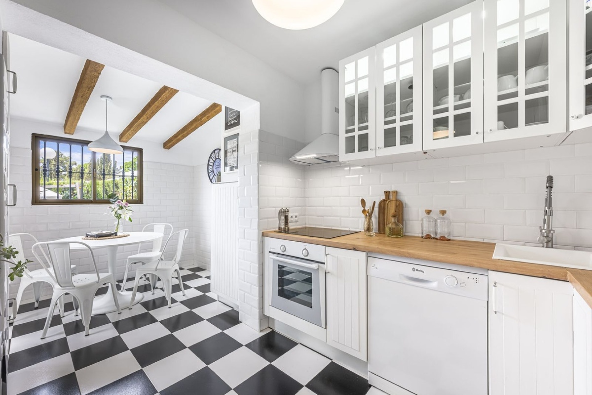 Resale - Town house - Estepona - Bel Air