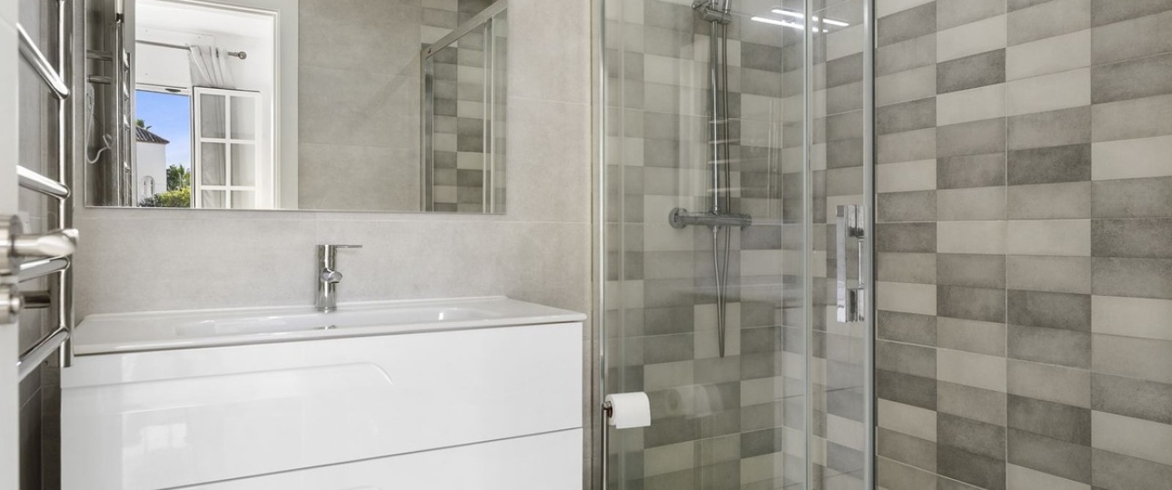 Resale - Town house - Estepona - Bel Air