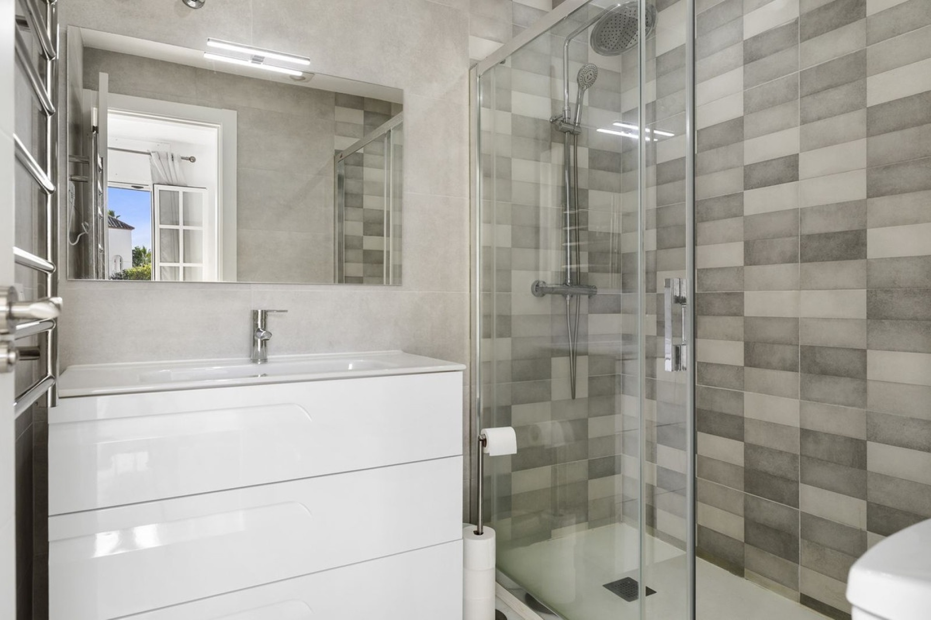 Resale - Town house - Estepona - Bel Air