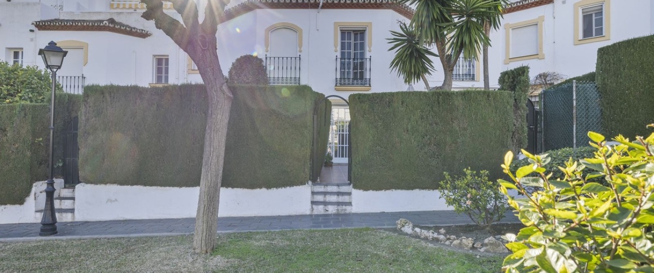 Resale - Town house - Estepona - Bel Air