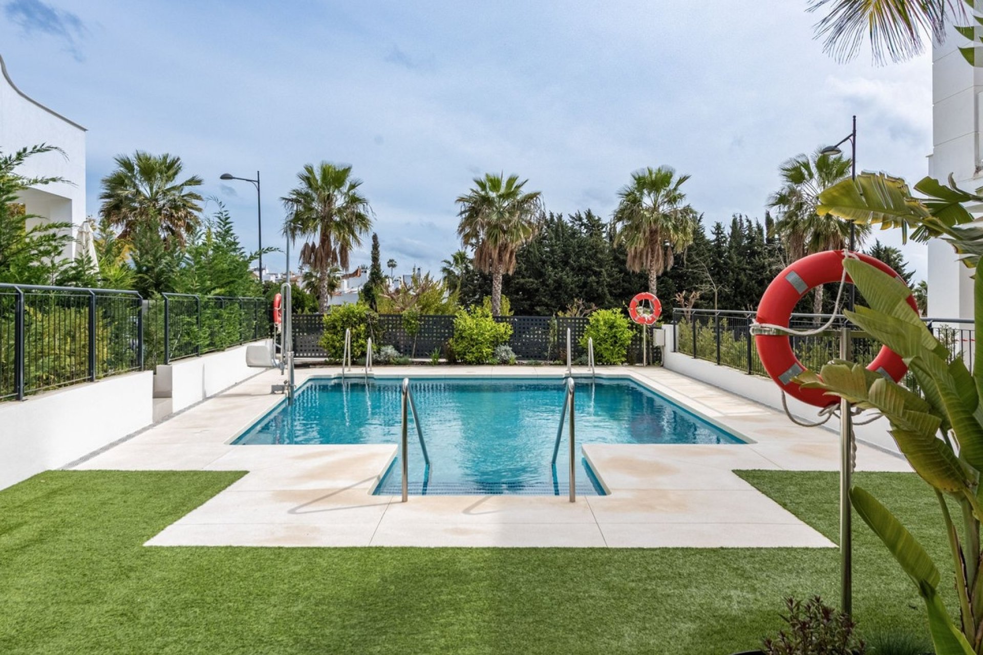 Resale - Town house - Estepona - Bel Air