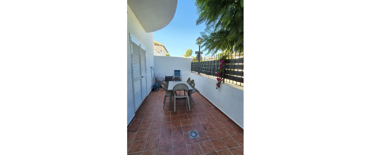 Resale - Town house - Estepona - Benamara
