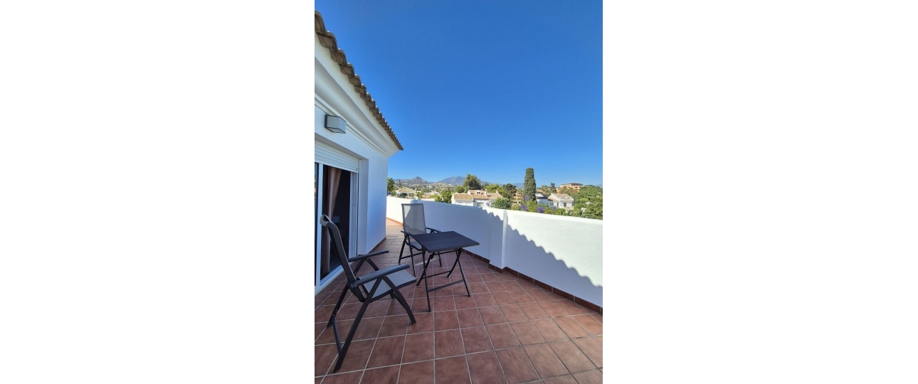 Resale - Town house - Estepona - Benamara