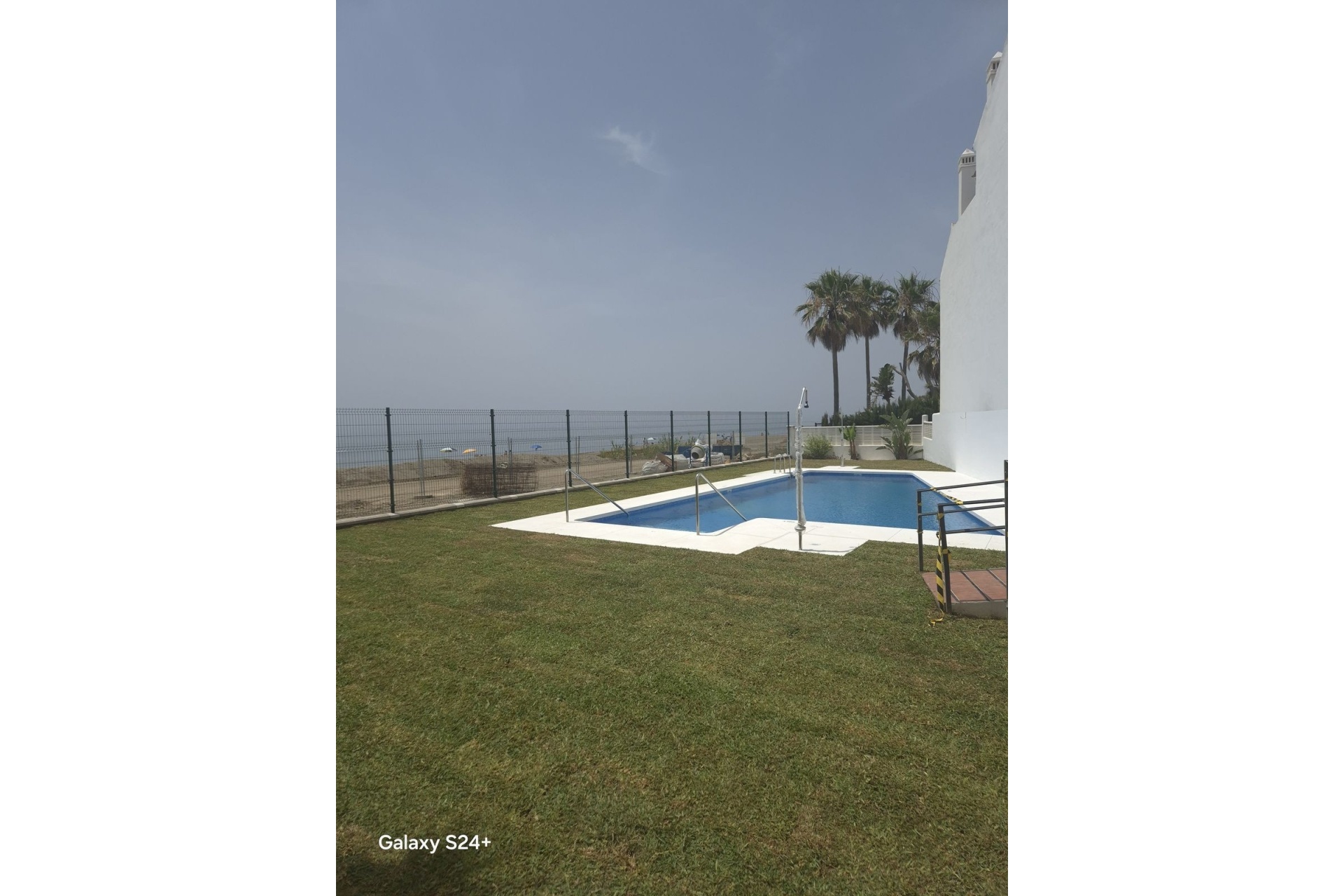 Resale - Town house - Estepona - Benamara