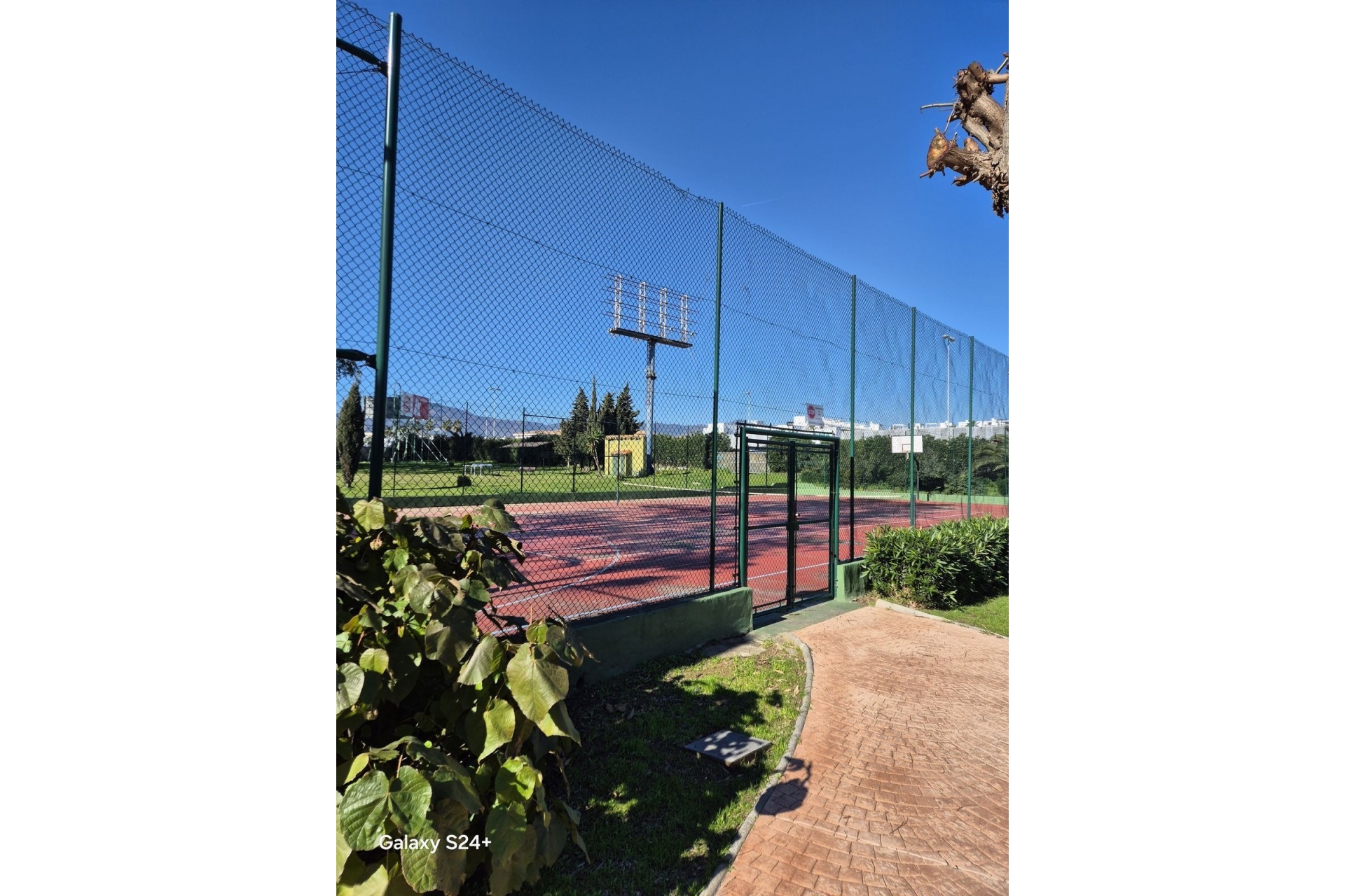 Resale - Town house - Estepona - Benamara
