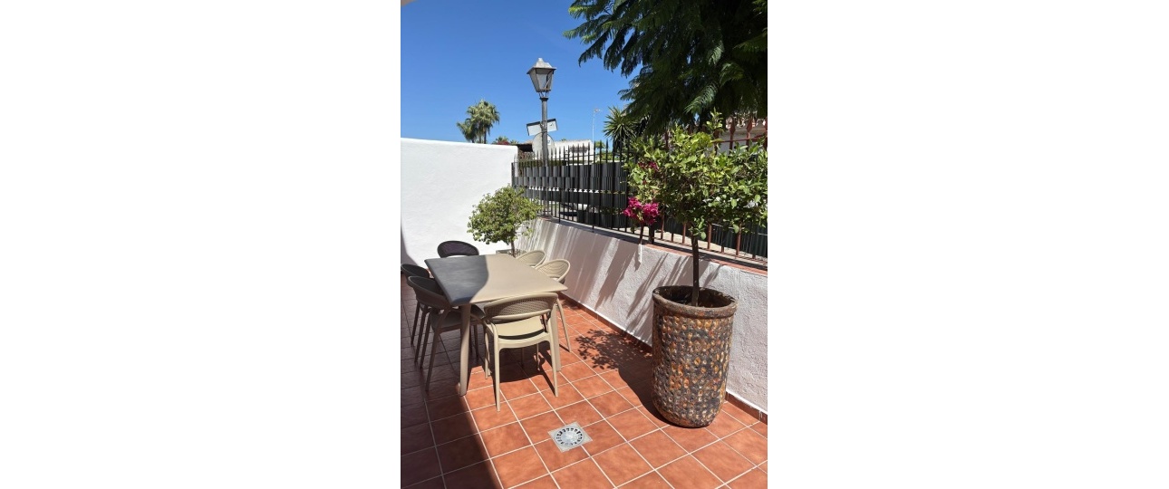 Resale - Town house - Estepona - Benamara