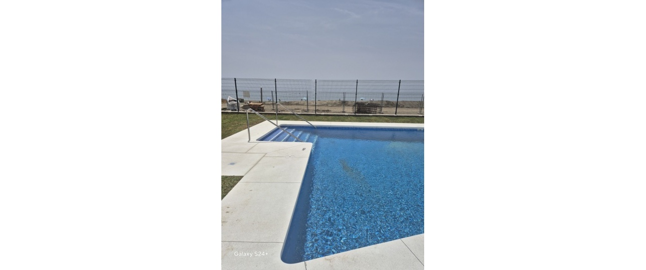 Resale - Town house - Estepona - Benamara