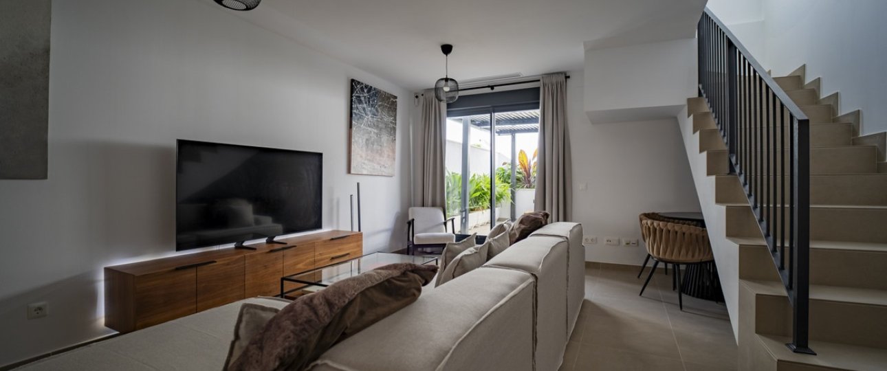 Resale - Town house - Estepona - Cancelada