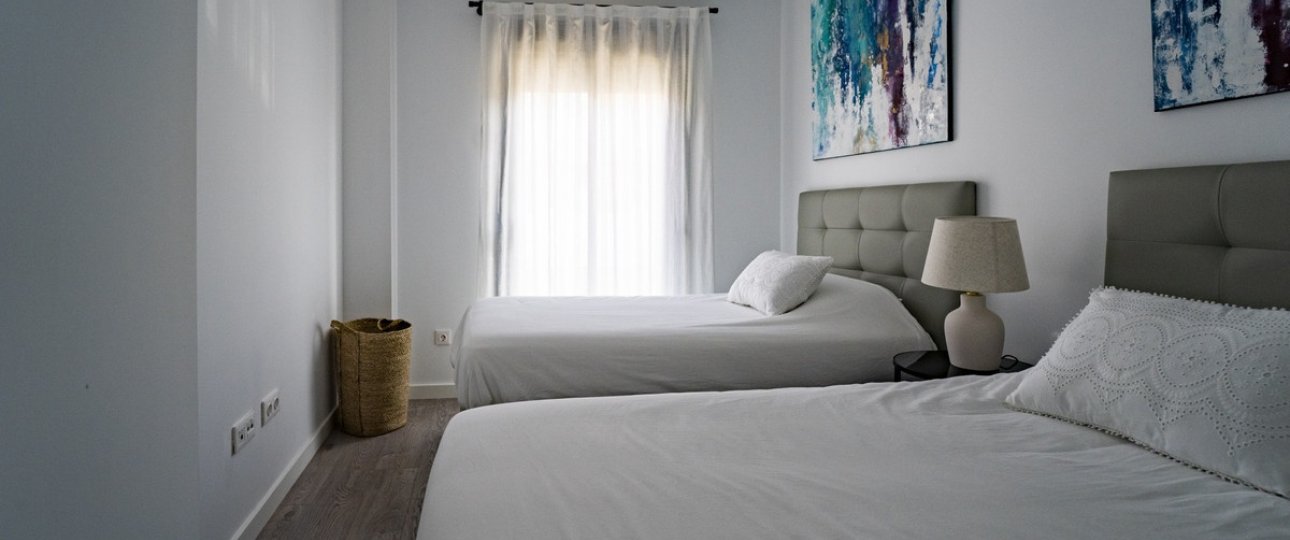 Resale - Town house - Estepona - Cancelada