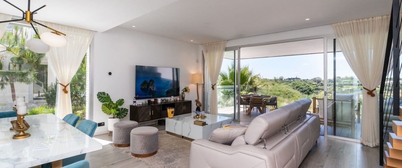 Resale - Town house - Estepona - Cancelada