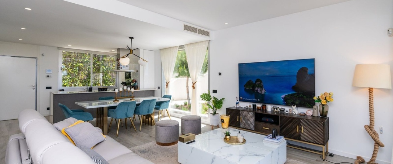 Resale - Town house - Estepona - Cancelada