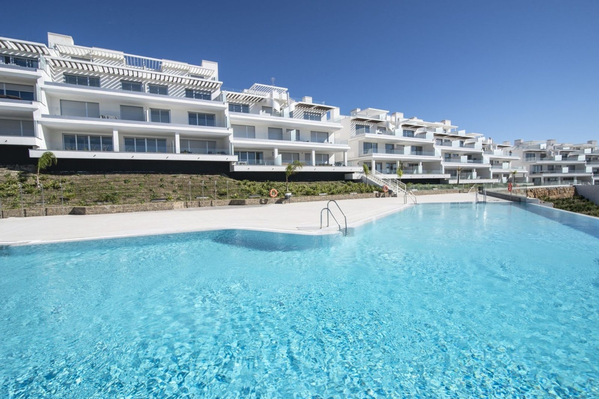 Resale - Town house - Estepona - Cancelada