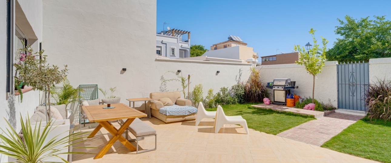 Resale - Town house - Estepona - Cancelada