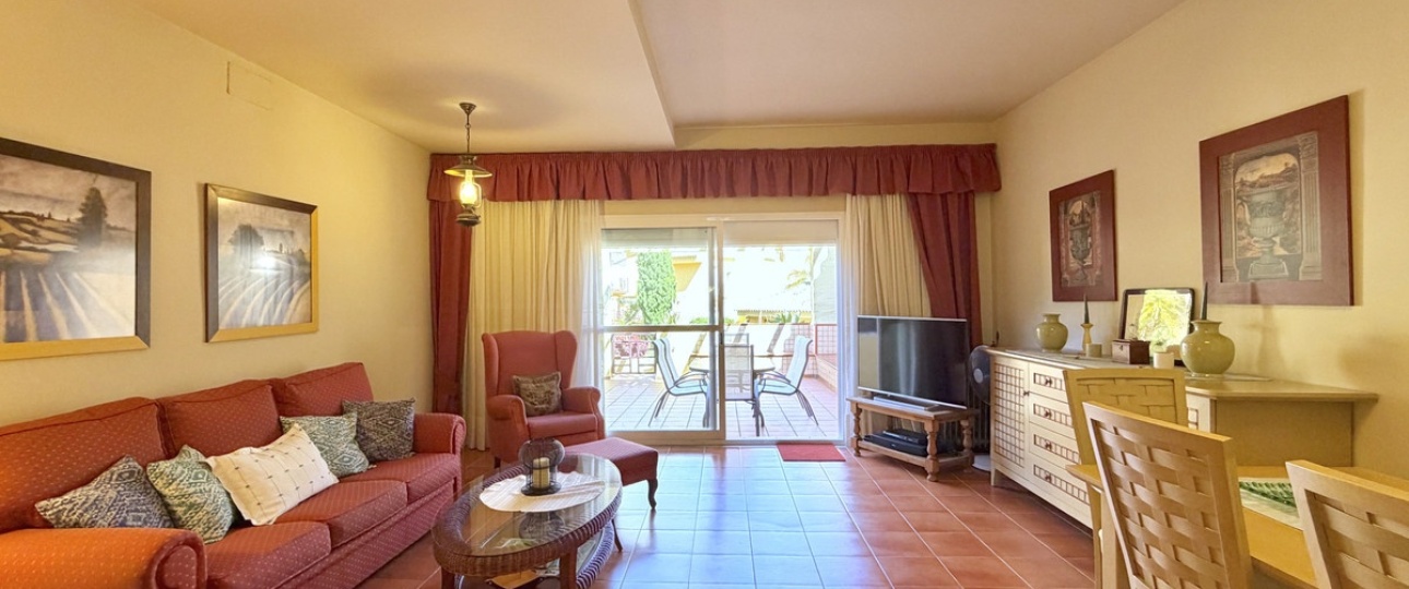 Resale - Town house - Estepona - Cancelada