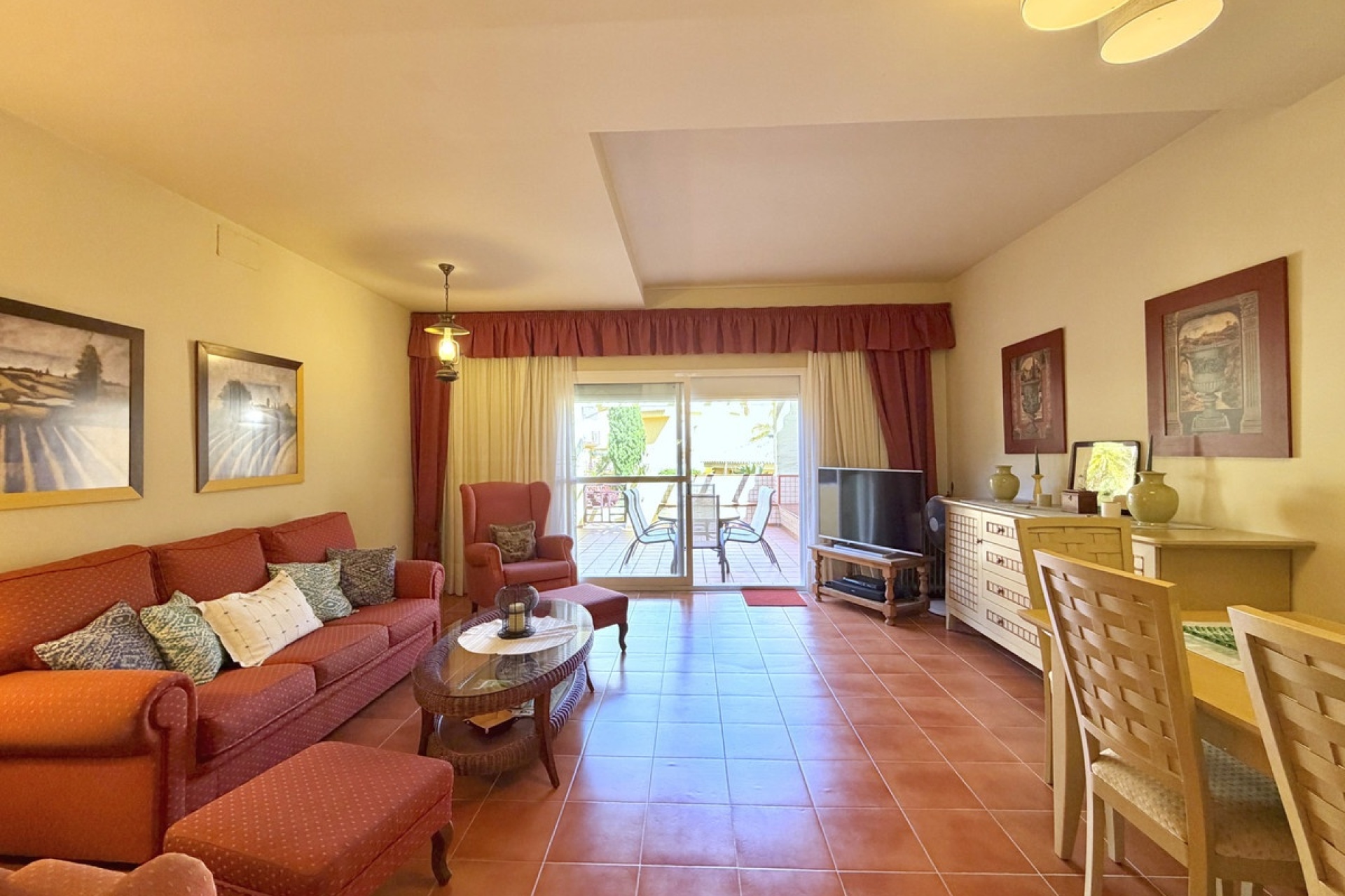 Resale - Town house - Estepona - Cancelada