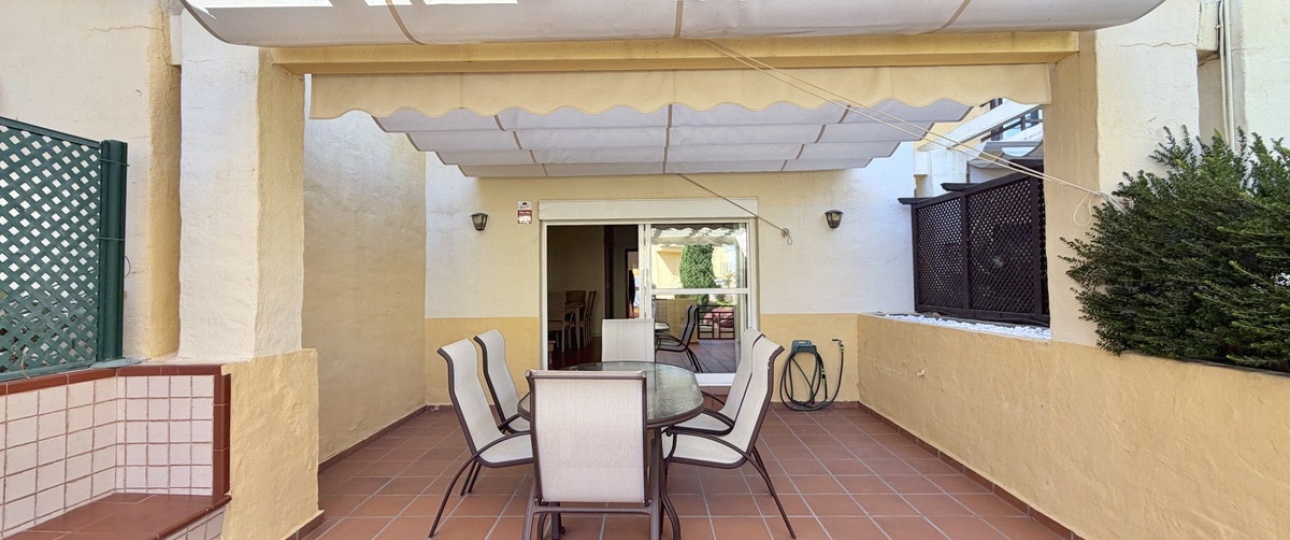 Resale - Town house - Estepona - Cancelada