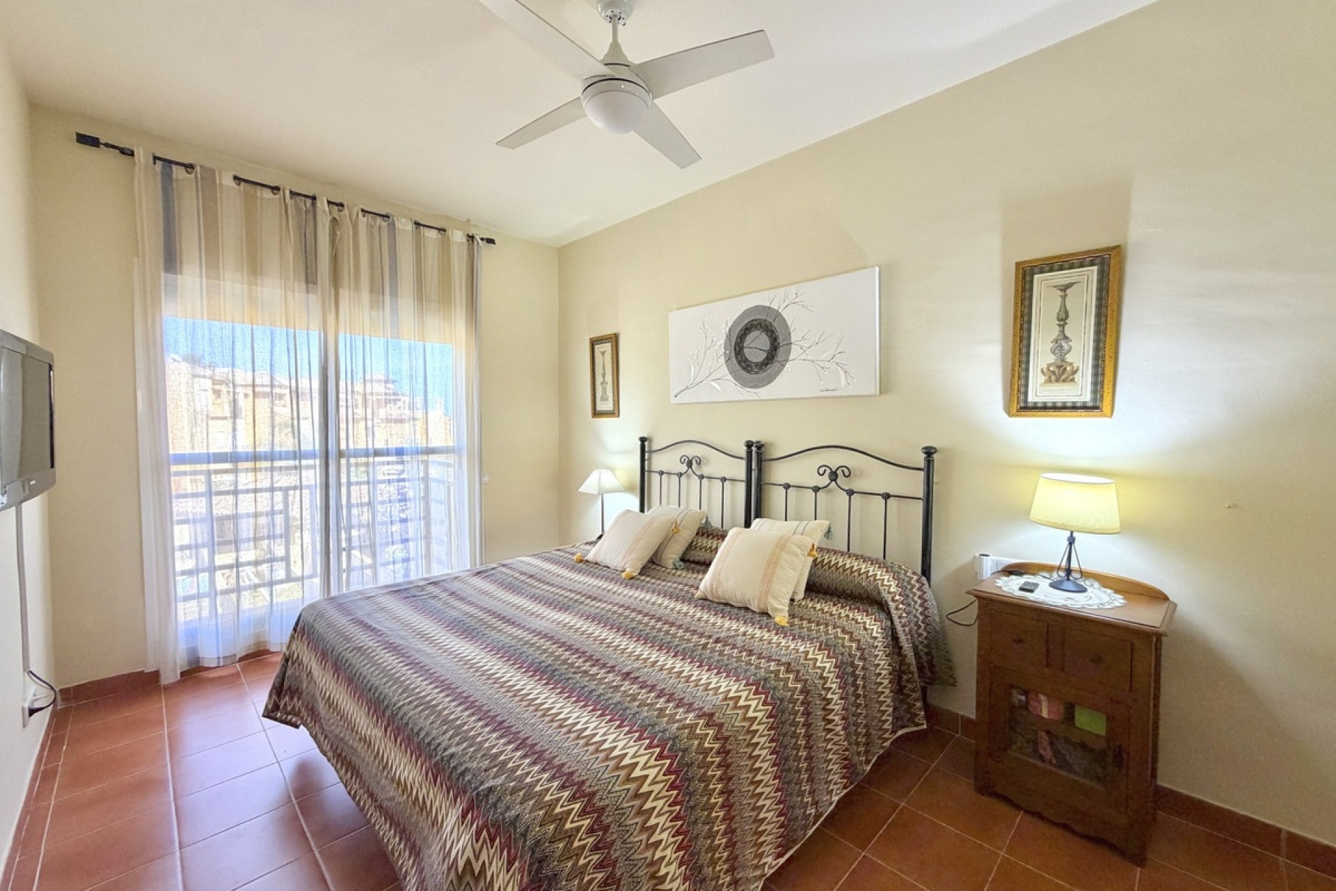 Resale - Town house - Estepona - Cancelada