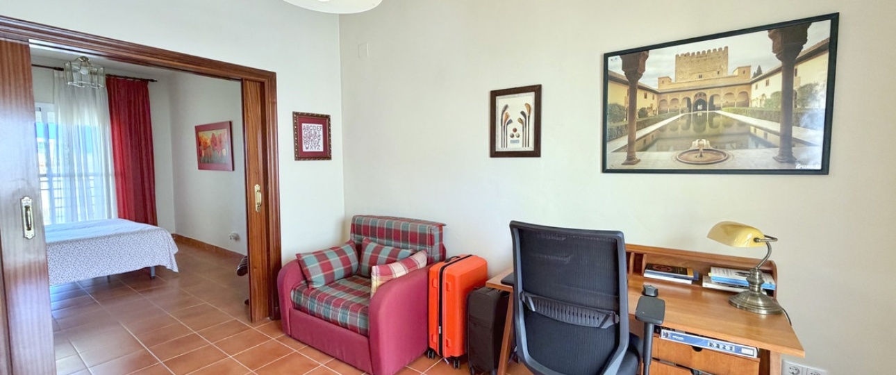 Resale - Town house - Estepona - Cancelada