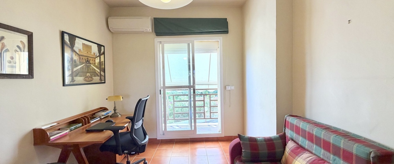 Resale - Town house - Estepona - Cancelada