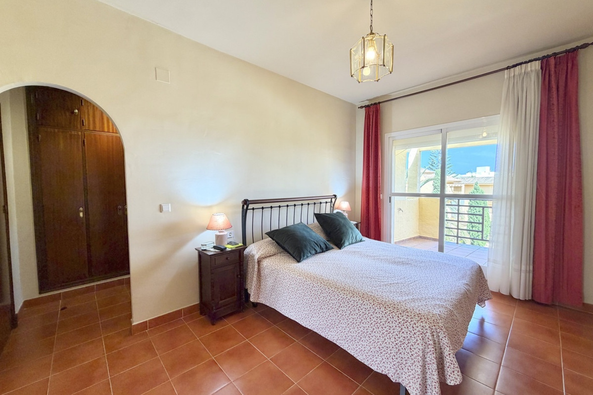 Resale - Town house - Estepona - Cancelada