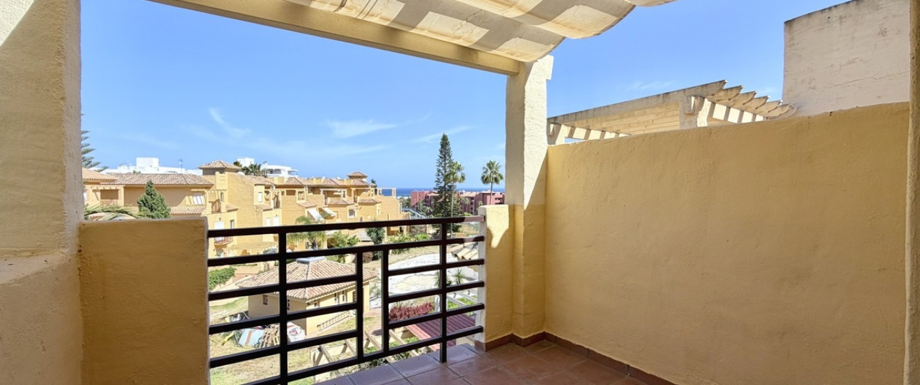 Resale - Town house - Estepona - Cancelada