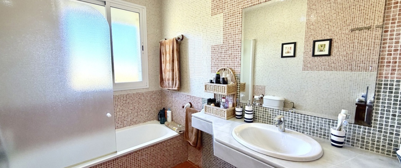 Resale - Town house - Estepona - Cancelada