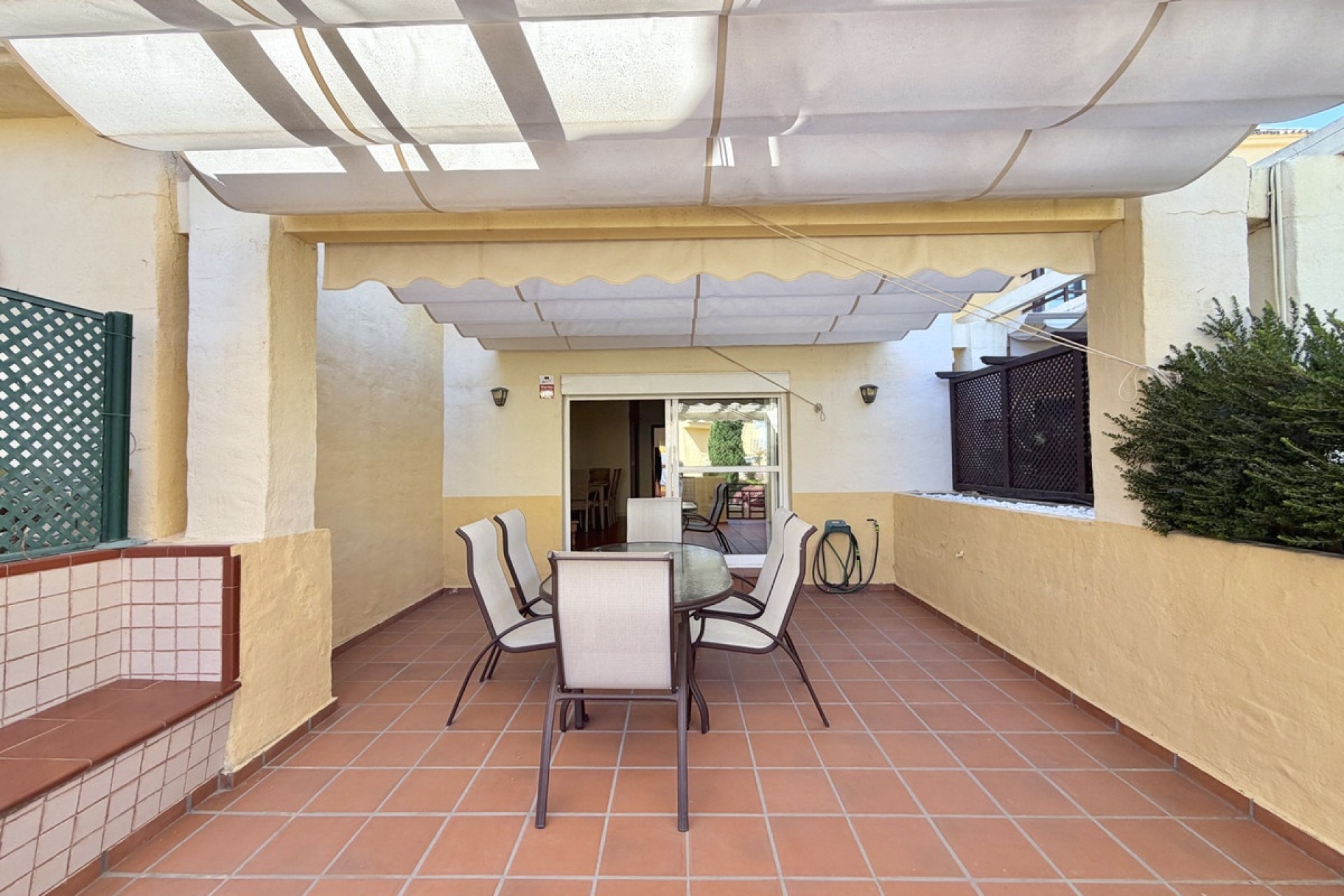Resale - Town house - Estepona - Cancelada