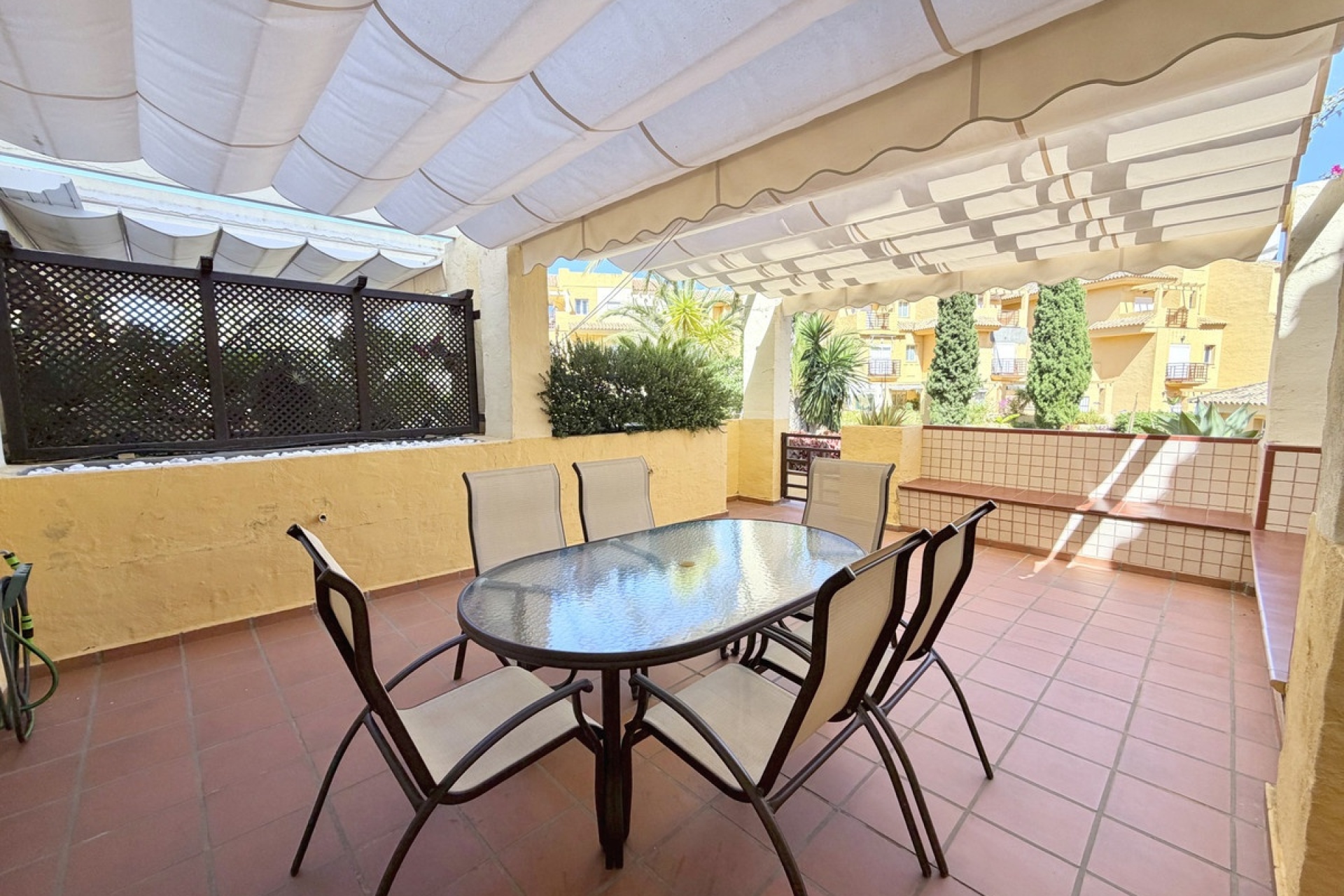 Resale - Town house - Estepona - Cancelada