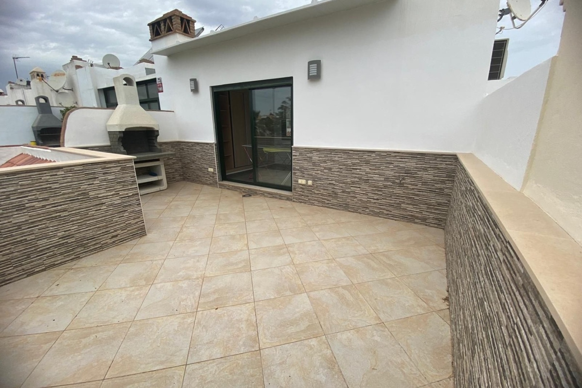 Resale - Town house - Estepona - Cancelada