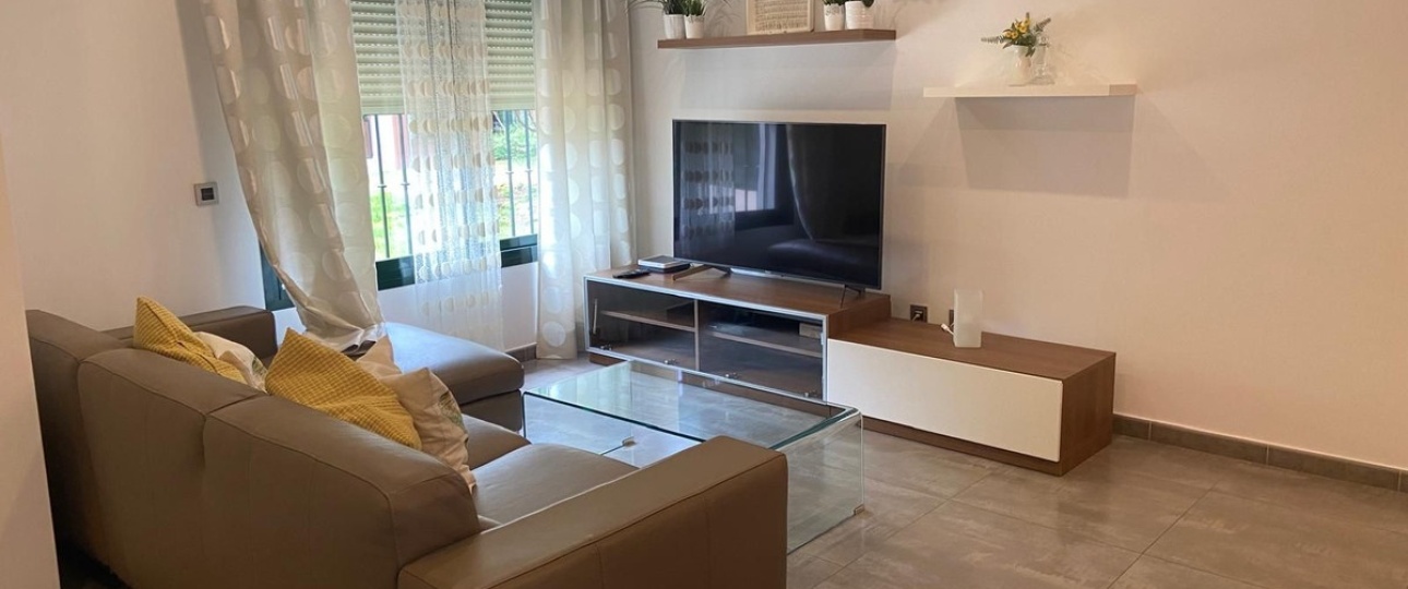 Resale - Town house - Estepona - Cancelada