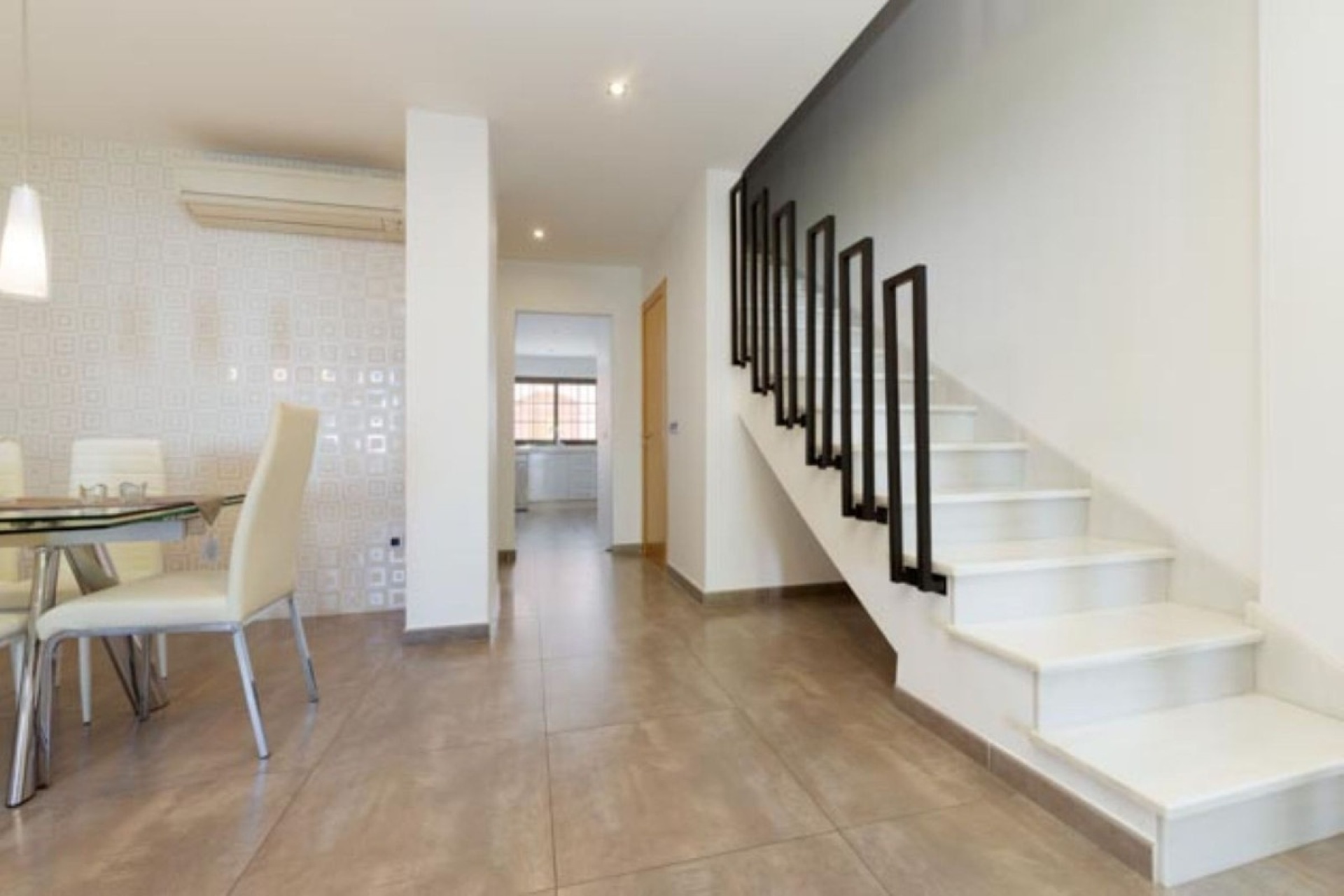 Resale - Town house - Estepona - Cancelada